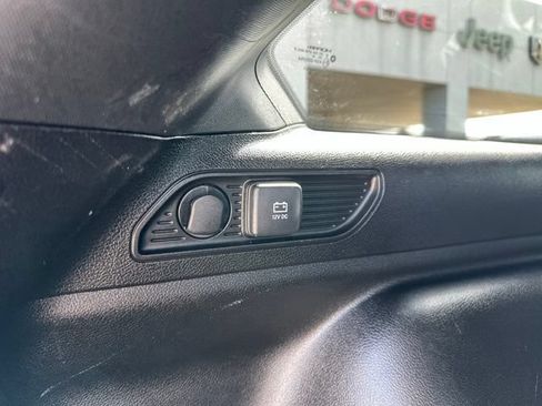 Used 2024 Jeep Grand Cherokee Altitude RWD image 38