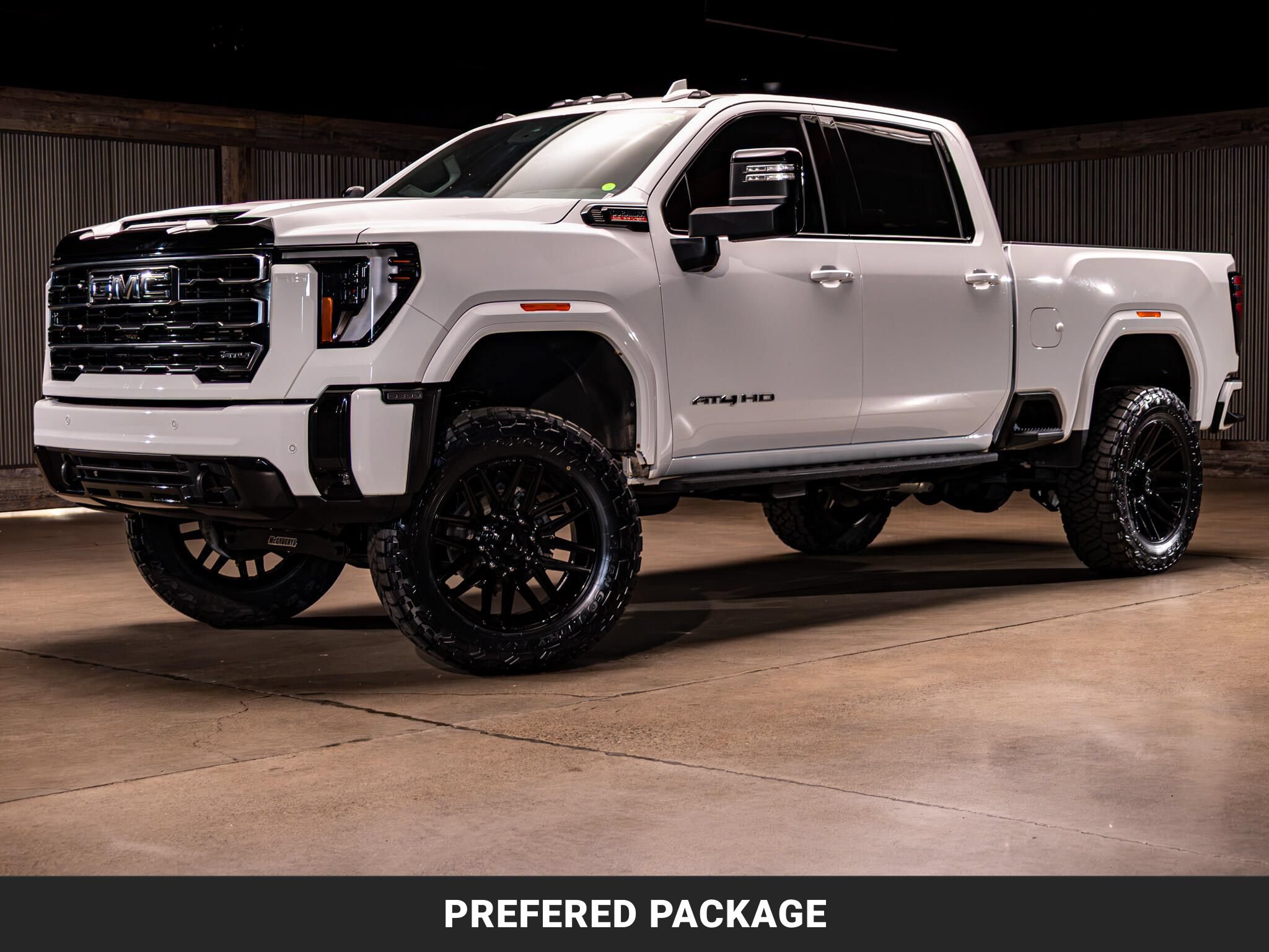 Used 2025 GMC Sierra 3500 AT4 w/ Technology Package AWD/4WD image 5