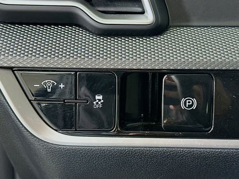 Used 2024 Kia Sportage LX image 17