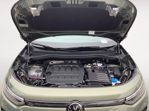 New 2026 Volkswagen Tiguan SE R-Line image 12