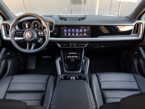 Certified 2026 Porsche Cayenne AWD/4WD image 12