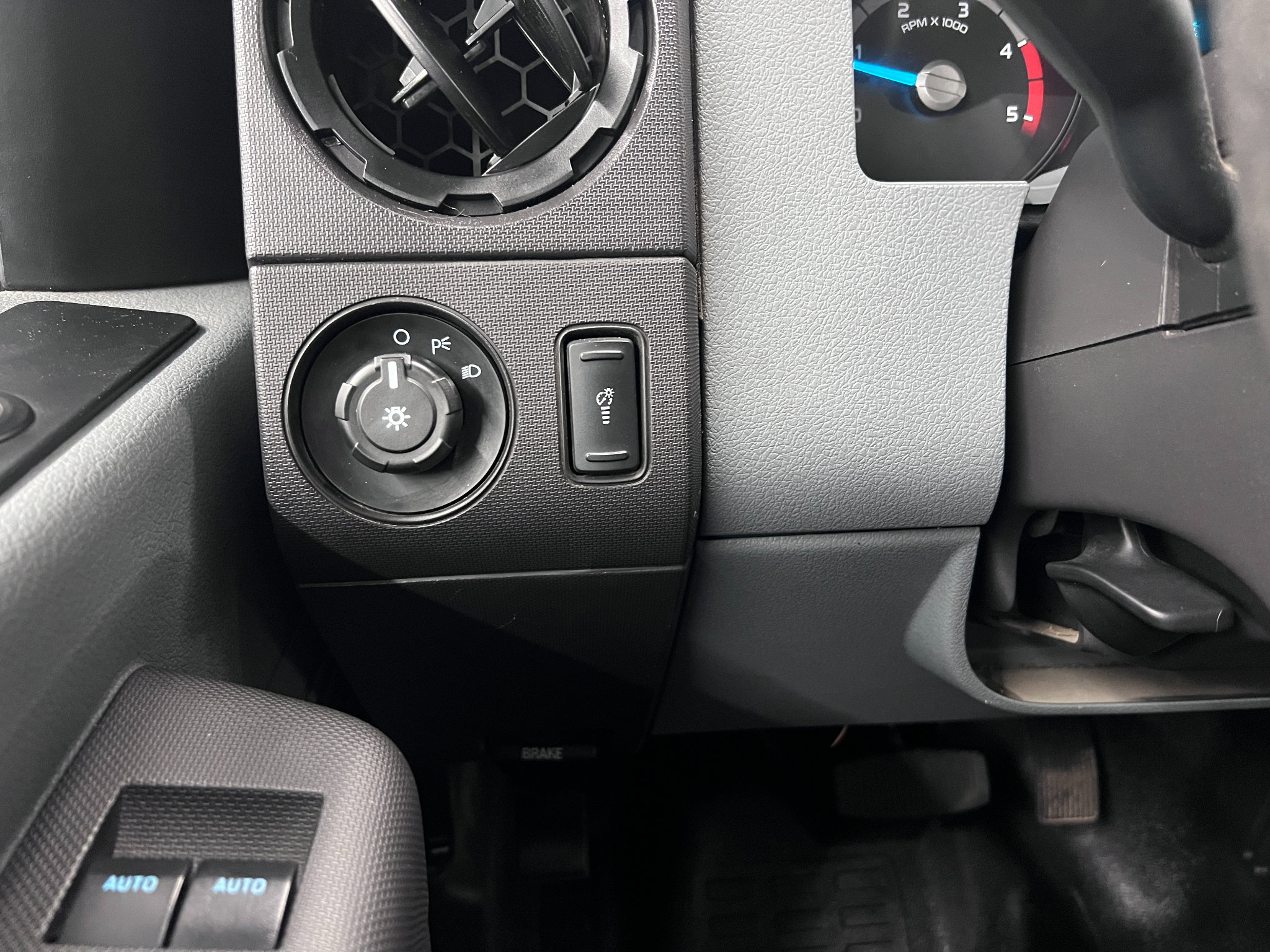 Used 2015 Ford F250 XL w/ Power Equipment Group AWD/4WD image 21