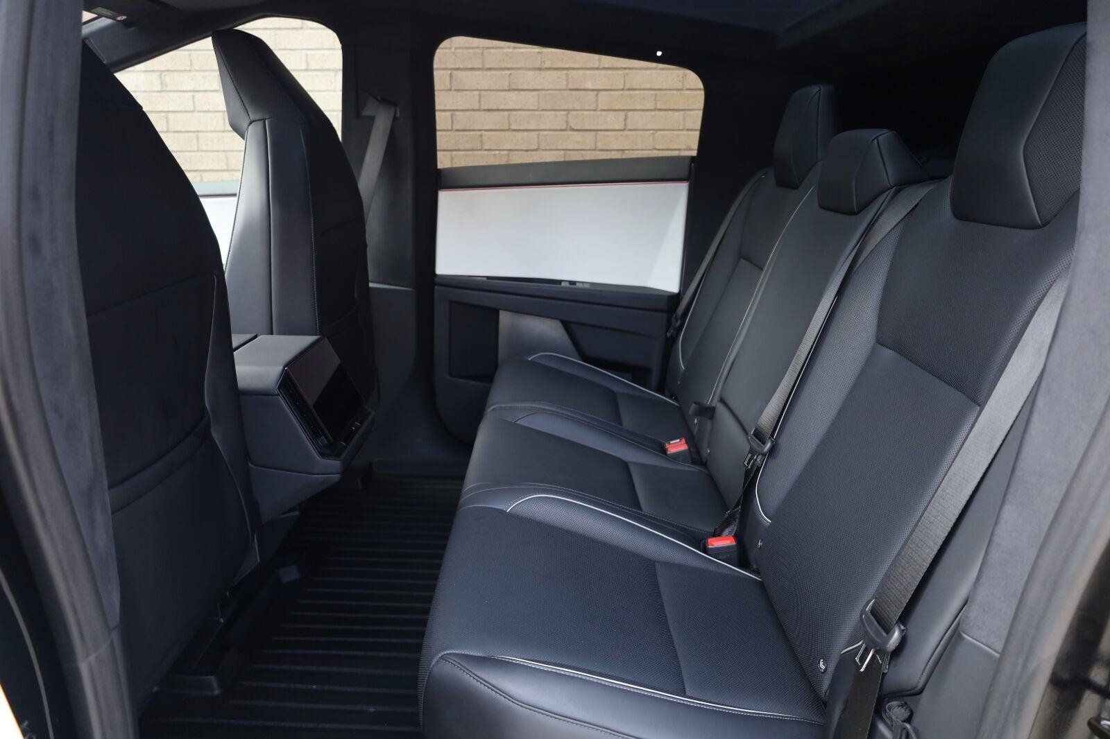 Used 2024 Tesla Cybertruck AWD Crew Cab image 24