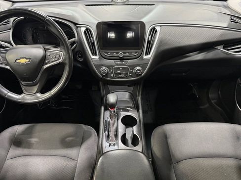 Used 2022 Chevrolet Malibu RS image 32