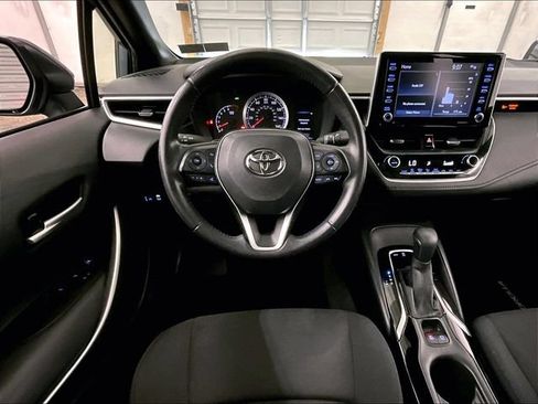 Used 2021 Toyota Corolla SE w/ SE Premium Package FWD image 5