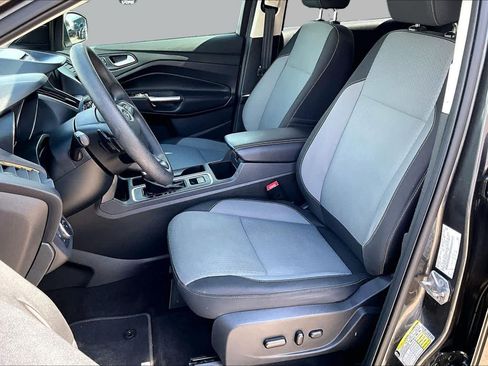 Used 2017 Ford Escape SE w/ Equipment Group 201A FWD image 8