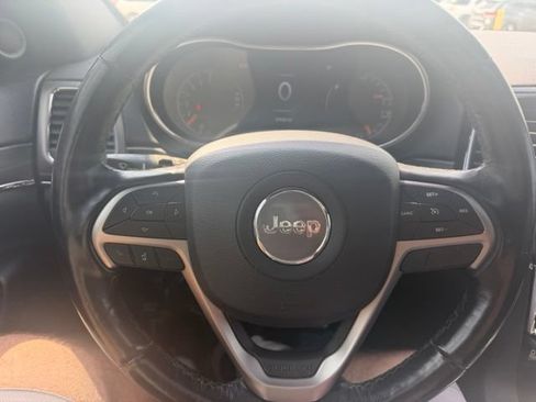 Used 2020 Jeep Grand Cherokee Limited AWD/4WD image 16