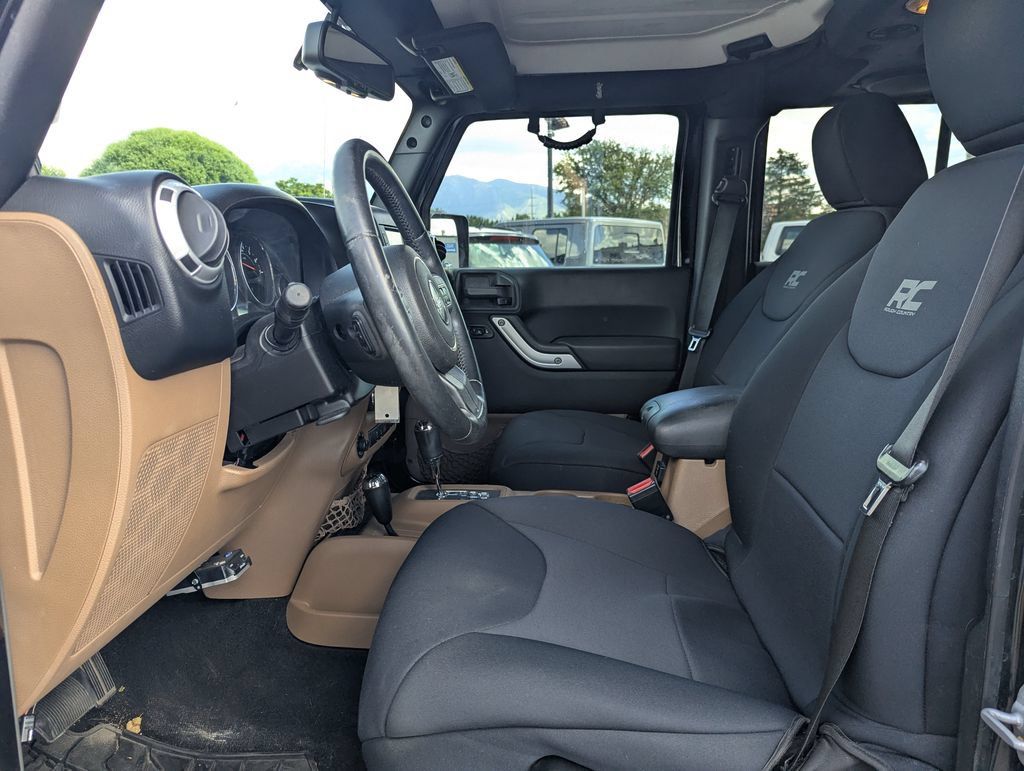 Used 2013 Jeep Wrangler Unlimited Sahara w/ Max Tow Pkg AWD/4WD image 16