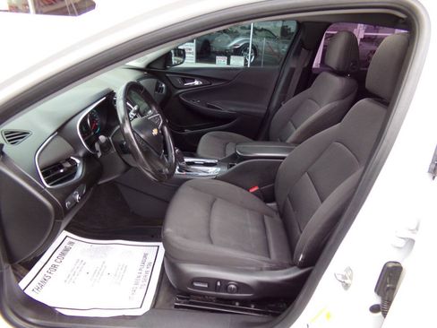 Used 2018 Chevrolet Malibu LT w/ Redline Edition FWD image 13