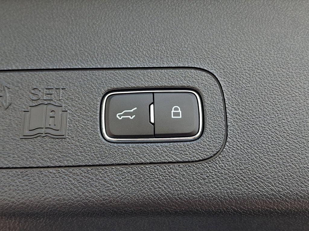 Used 2025 Lincoln Aviator Black Label AWD/4WD image 30