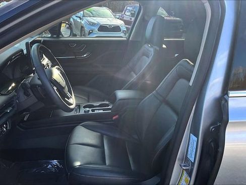 Used 2024 Lincoln Corsair AWD image 25