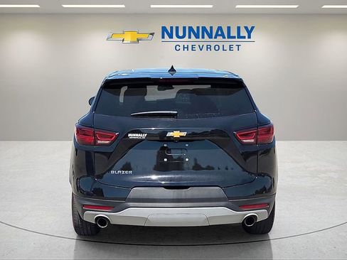 Used 2025 Chevrolet Blazer LT FWD image 4