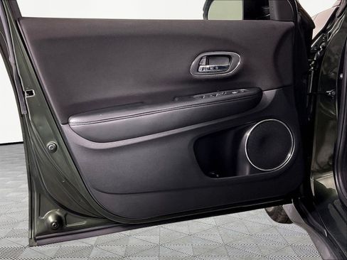 Used 2017 Honda HR-V EX image 19