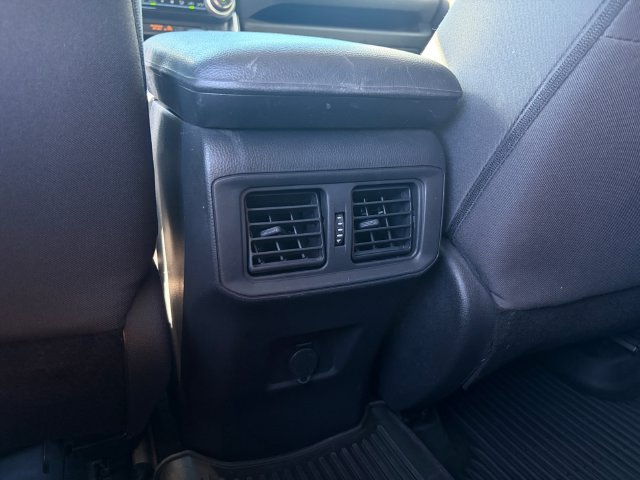 Used 2022 Toyota RAV4 LE AWD/4WD image 32