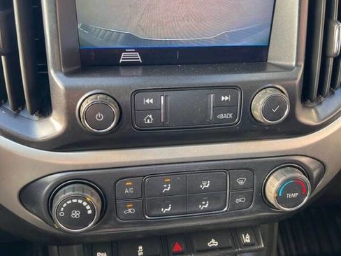 Used 2022 Chevrolet Colorado LT w/ Fleet Safety Package RWD image 15
