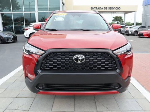 Used 2024 Toyota Corolla Cross LE image 2