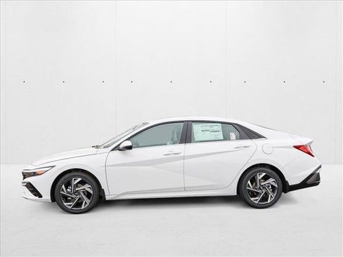 New 2025 Hyundai Elantra Limited image 8