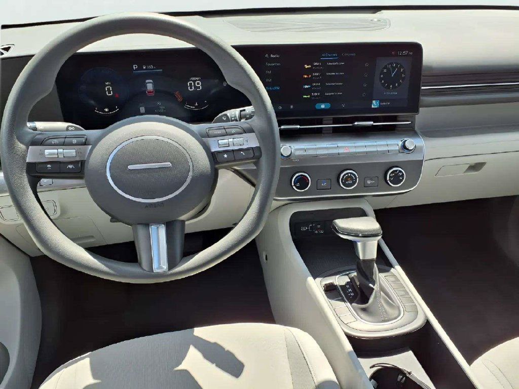Certified 2026 Hyundai Kona SE FWD image 11