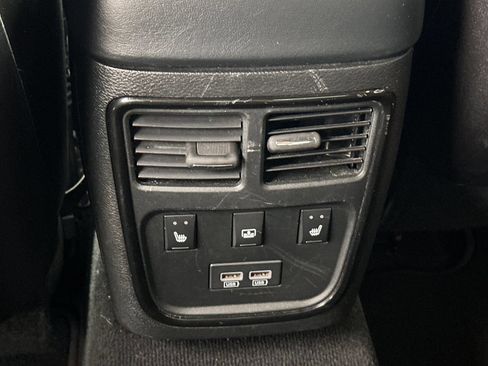Used 2023 Chrysler 300 S w/ Comfort Group RWD image 13