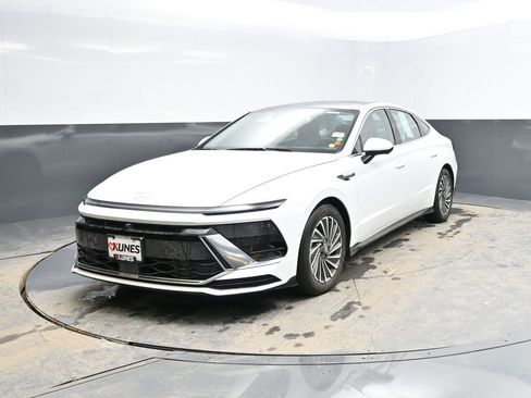 Used 2024 Hyundai Sonata Limited image 3