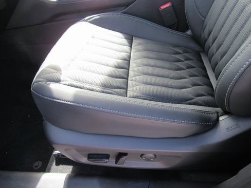 New 2025 Mitsubishi Outlander SEL image 14