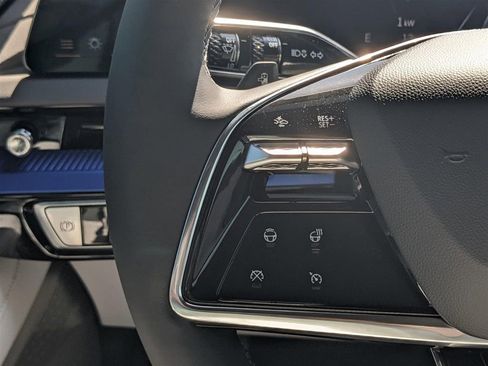 New 2025 Cadillac Optiq Luxury 2 image 20