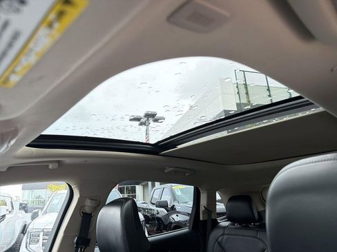 Used 2023 Lincoln Nautilus Reserve image 6