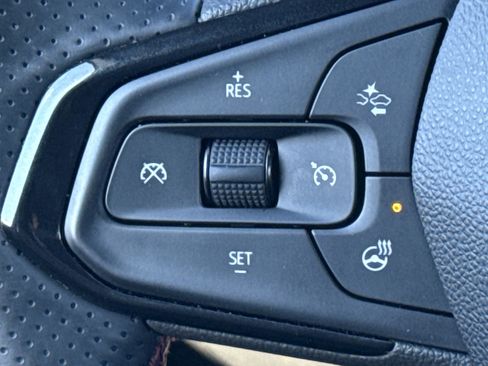 Certified 2024 Chevrolet Trax RS w/ Sunroof Package image 19