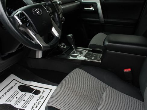 Used 2015 Toyota 4Runner SR5 image 11