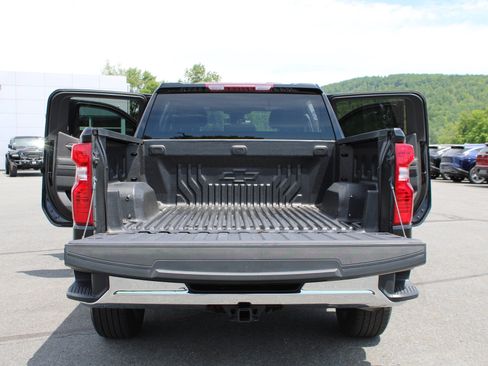 Used 2023 Chevrolet Silverado 1500 LT AWD/4WD image 21