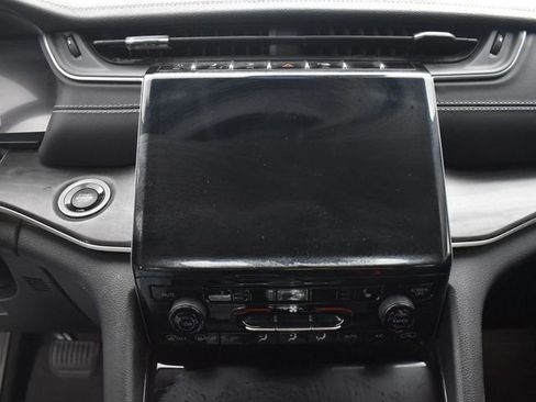 Used 2023 Jeep Grand Cherokee Limited w/ Black Appearance Package image 18