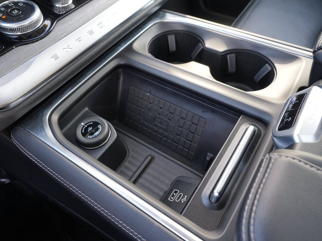 Used 2025 Ford Expedition Platinum AWD/4WD image 39