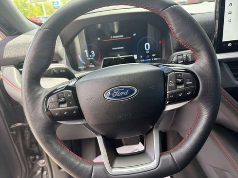 Used 2025 Ford Explorer ST-Line w/ ST-Line Street Pack AWD/4WD image 24