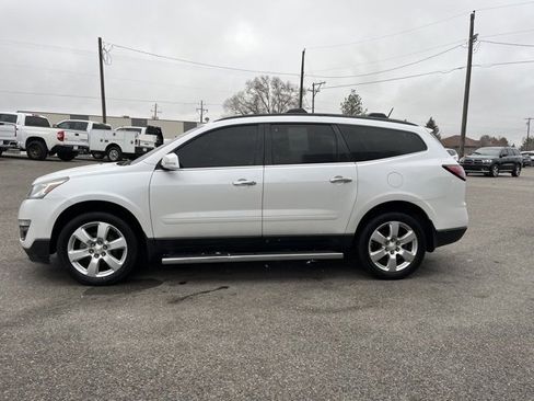 Used 2017 Chevrolet Traverse LT w/ Style and Technology Package image 7