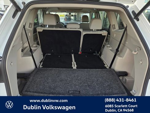Used 2023 Volkswagen Atlas SE w/ Panoramic Sunroof Package FWD image 25