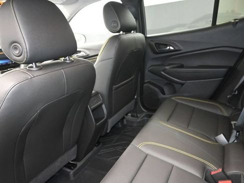 Used 2026 Chevrolet Trax ACTIV w/ Sunroof Package FWD image 11