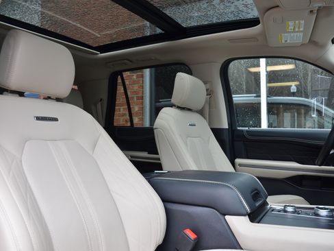 New 2024 Ford Expedition Max Platinum image 33