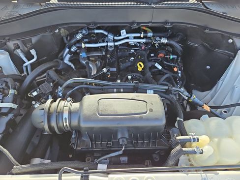 Certified 2022 Ford Explorer XLT w/ Equipment Group 202A image 25