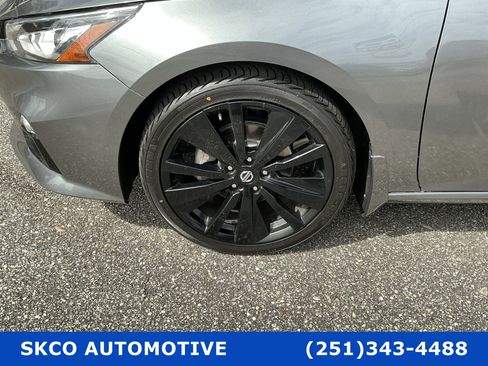 Used 2022 Nissan Altima 2.5 SR w/ Midnight Edition Package image 9