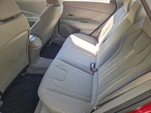 Used 2023 Hyundai Elantra SEL FWD image 8