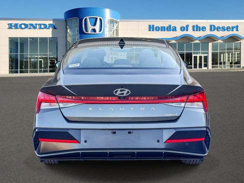 Used 2024 Hyundai Elantra Limited image 6