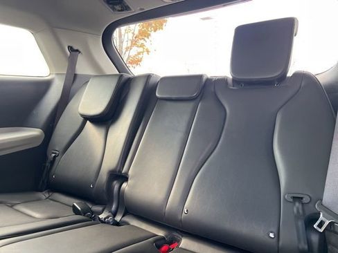 Certified 2024 Kia Carnival LX image 32