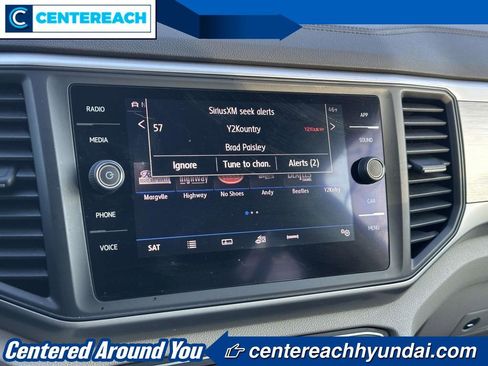 Used 2020 Volkswagen Atlas SE w/ Towing Package image 25