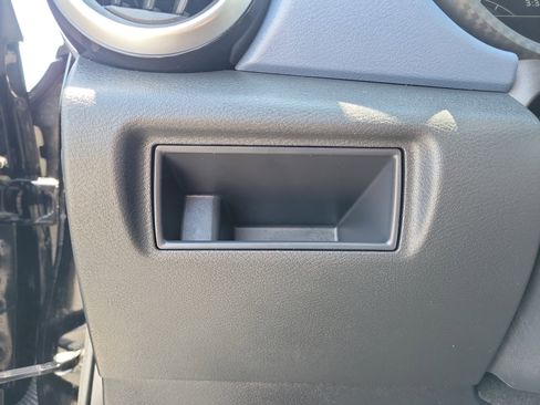 Used 2025 Nissan Versa SV FWD image 21