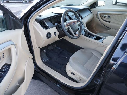 Used 2018 Ford Taurus SE image 13