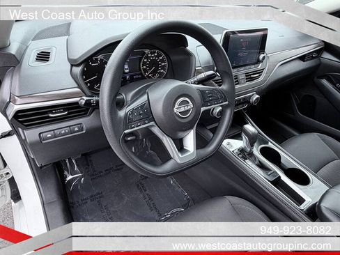 Used 2023 Nissan Altima 2.5 SV FWD image 6