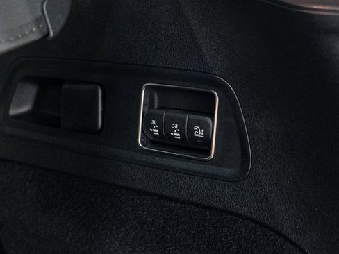 Used 2024 Mercedes-Benz GLS 450 4MATIC image 35