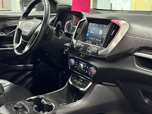 Certified 2023 GMC Terrain SLT image 9