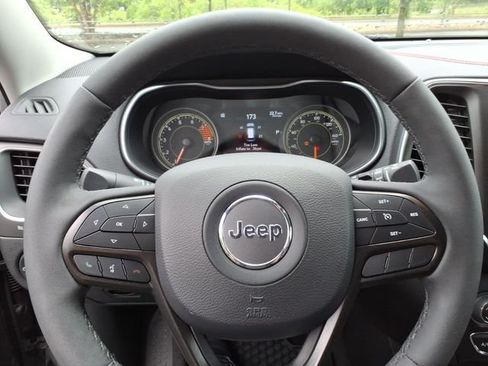 Used 2022 Jeep Cherokee Trailhawk AWD/4WD image 21