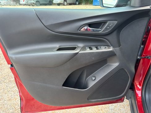 Used 2023 Chevrolet Equinox LT FWD image 22